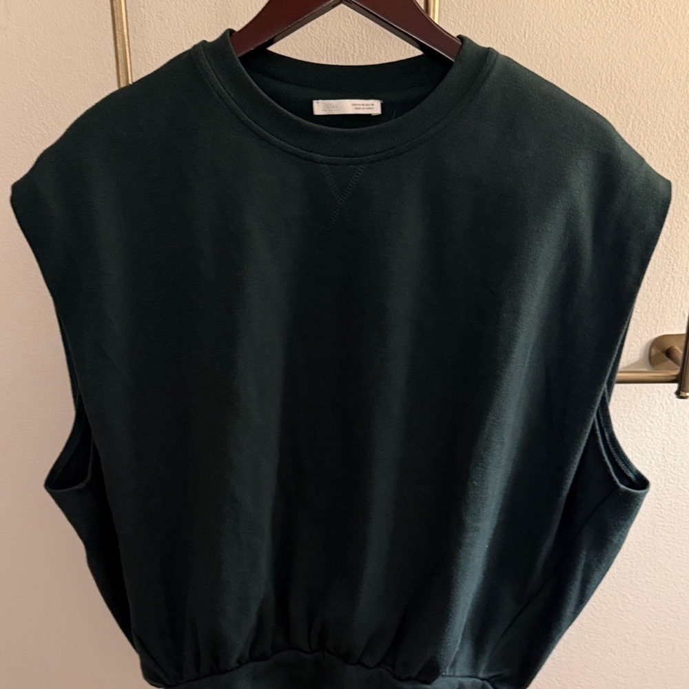 🌿 NWOT 🌿 SLEEVELESS SWEATSHIRT 🌿 ZARA 🌿 GREEN 🌿 MED 🌿 - Picture 4 of 14